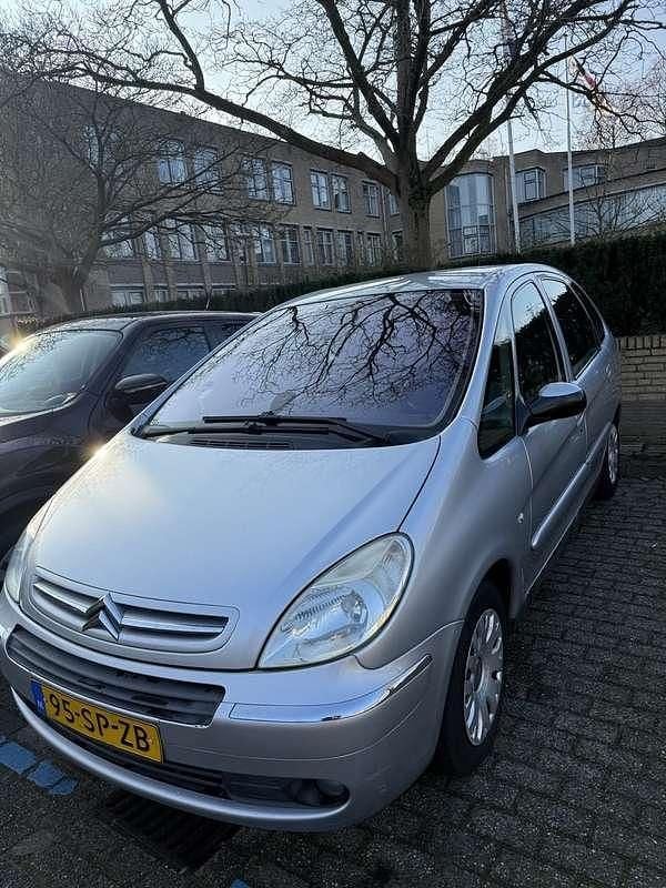 Zilver Occasion 2006 Citroën Xsara Picasso MPV | € 1.700 (Eerlijke prijs) - Afbeelding 1/4
