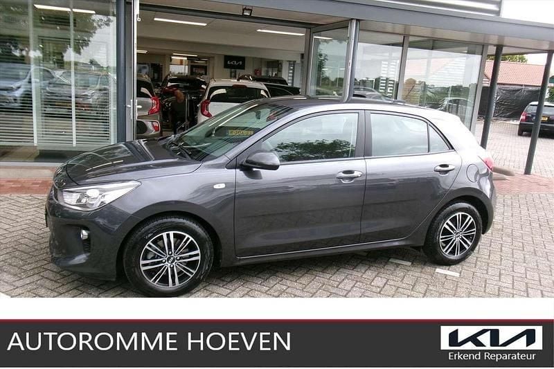 Grijs Gebruikt 2018 Kia Rio Turbo Hatchback | € 12.440 (Eerlijke prijs) - Afbeelding 1/4