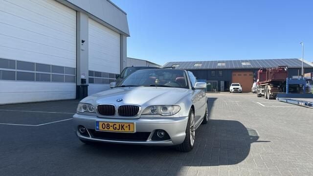 Grijs, metallic lak Gebruikt 2006 BMW 330 Cabriolet Cabriolet | € 12.500 (Eerlijke prijs) - Afbeelding 1/4