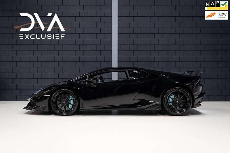 Zwart, metallic lak Gebruikt 2015 Lamborghini Huracán Coupé | € 219.950 (Iets duurder) - Afbeelding 1/4