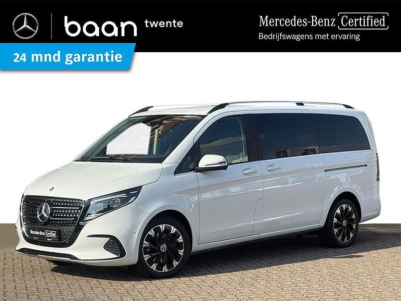 Wit Gebruikt 2024 Mercedes V220 Avantgarde MPV | € 68.950 - Afbeelding 1/4