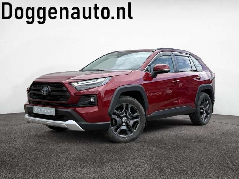 Rood, metallic lak Gebruikt 2022 Toyota RAV4 Hybrid SUV | € 43.445 (Eerlijke prijs) - Afbeelding 1/4
