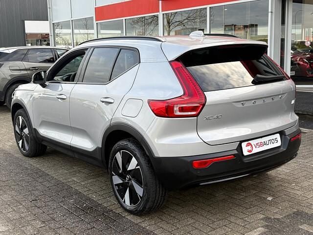 Nieuw Volvo XC40 Plus 185 kW (252 PK) 2025 Grijs SUV