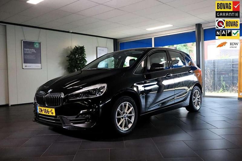 Zwart Gebruikt 2019 BMW 218 Active Tourer Executive MPV | € 20.995 (Eerlijke prijs) - Afbeelding 1/4