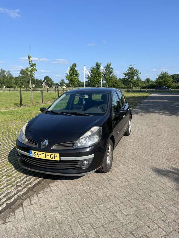 Zwart Gebruikt 2006 Renault Clio II Exception Hatchback | € 2.200 (Goede deal) - Afbeelding 1/4