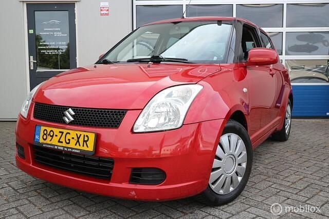 Rood Gebruikt 2005 Suzuki Swift GLS Hatchback | € 1.800 (Goede deal) - Afbeelding 1/4