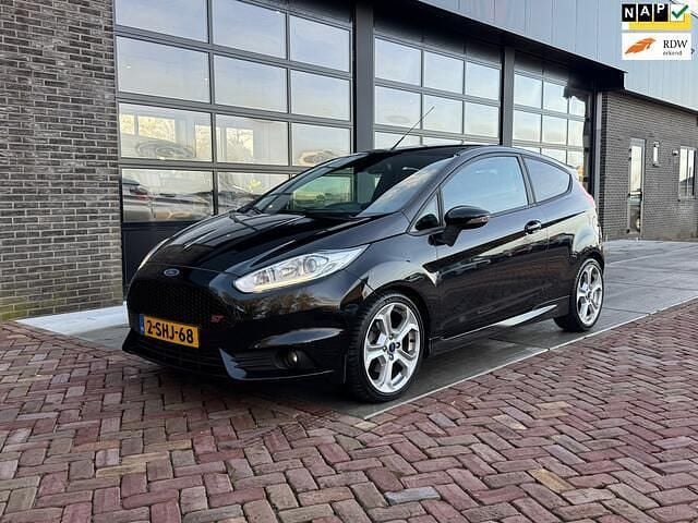 Zwart Gebruikt 2013 Ford Fiesta ST Hatchback | € 10.975 (Eerlijke prijs) - Afbeelding 1/4