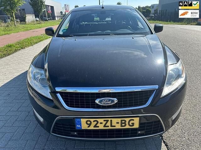 Zwart Gebruikt 2008 Ford Mondeo Titanium Hatchback | € 1.999 (Super prijs) - Afbeelding 1/4