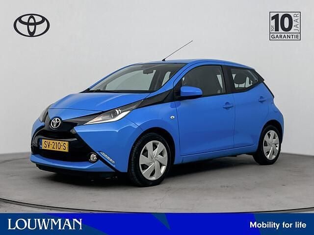 Blauw metallic Gebruikt 2018 Toyota Aygo Hatchback | € 9.995 (Eerlijke prijs) - Afbeelding 1/4
