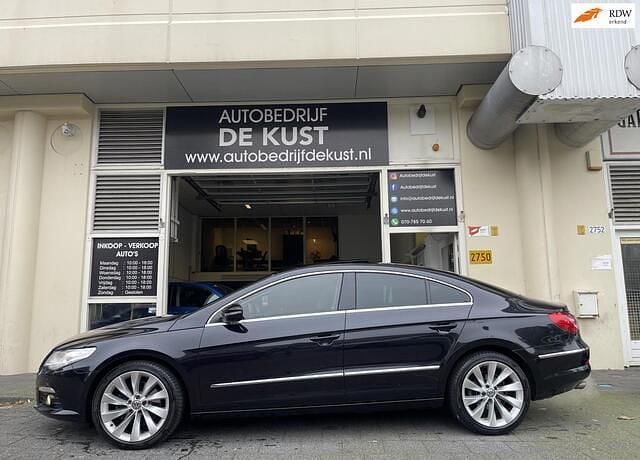 Zwart Occasion 2011 VW Passat Sedan | € 6.950 (Eerlijke prijs) - Afbeelding 1/4