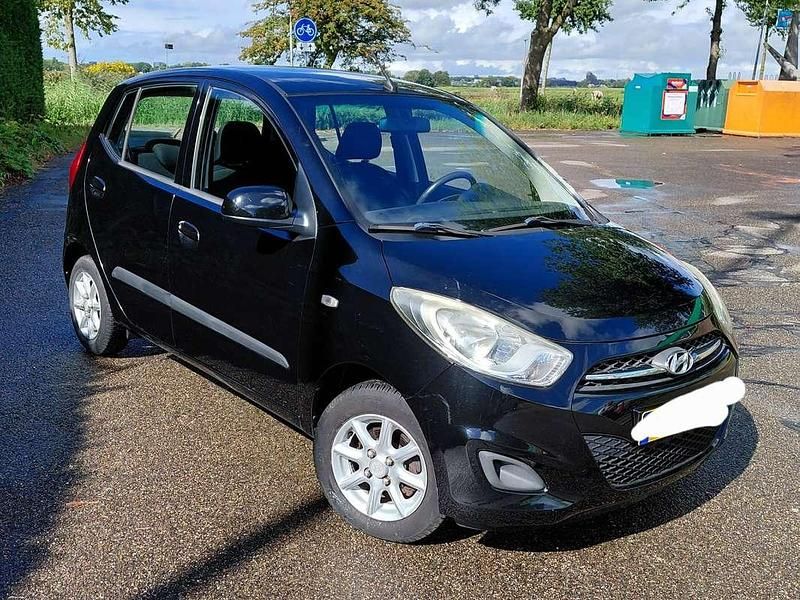 Zwart Gebruikt 2011 Hyundai i10 Hatchback | € 3.450 (Eerlijke prijs) - Afbeelding 1/4