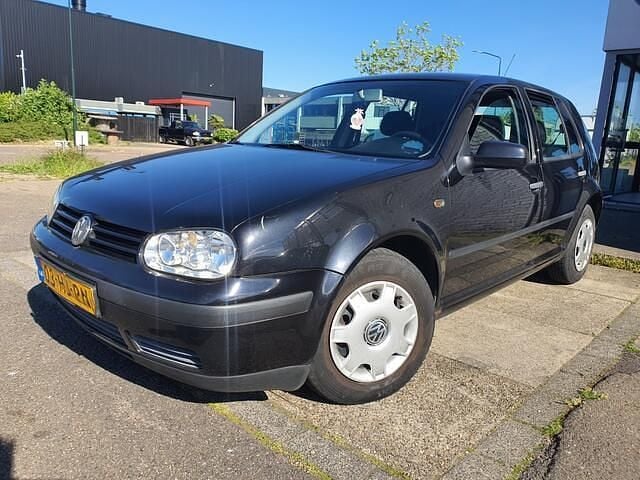 Zwart Gebruikt 2001 VW Golf IV Trendline Hatchback | € 750 (Super prijs) - Afbeelding 1/4