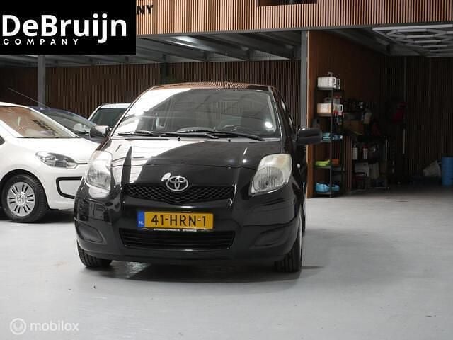 Zwart Gebruikt 2009 Toyota Yaris Comfort Hatchback | € 2.750 (Eerlijke prijs) - Afbeelding 1/4