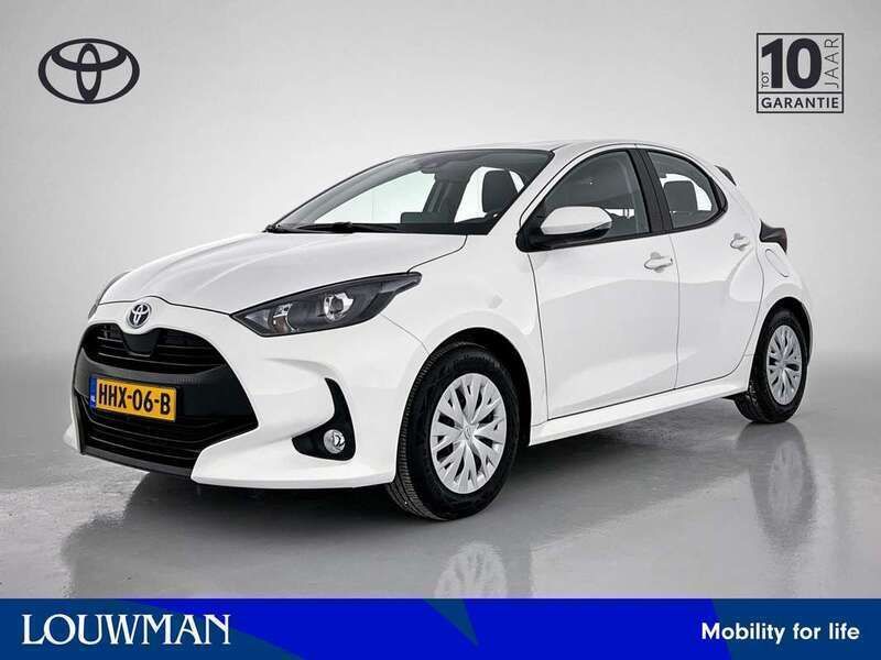 Wit Gebruikt 2024 Toyota Yaris Hybrid Active Hatchback | € 22.945 (Eerlijke prijs) - Afbeelding 1/3