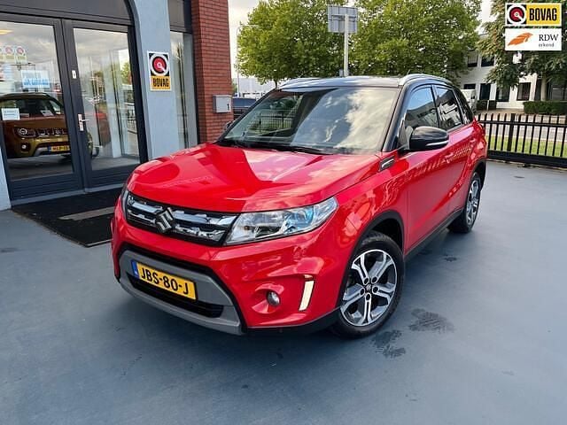Rood Gebruikt 2016 Suzuki Vitara SUV | € 18.950 (Eerlijke prijs) - Afbeelding 1/4