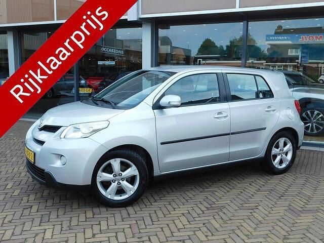 Grijs Gebruikt 2009 Toyota Urban Cruiser SUV | € 8.250 (Iets duurder) - Afbeelding 1/4