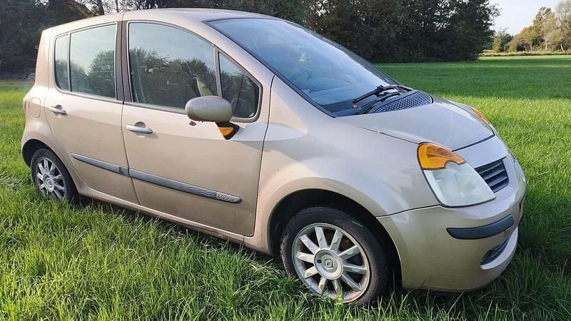 Goud Gebruikt 2006 Renault Modus MPV | € 989 (Goede deal) - Afbeelding 1/4