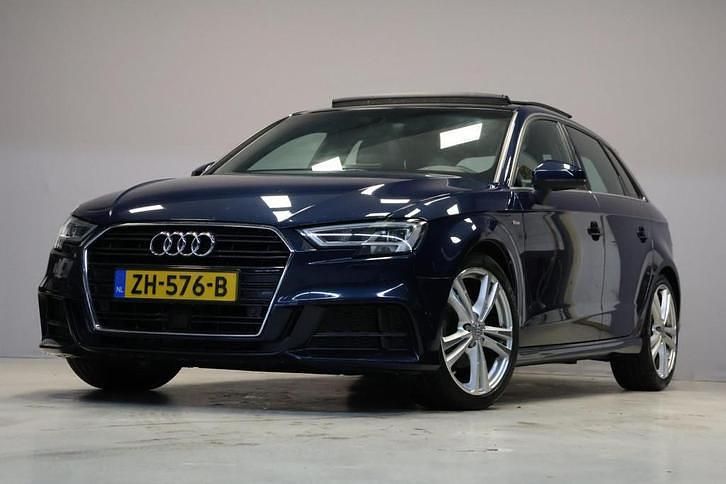 Blauw Gebruikt 2019 Audi A3 S-Line Hatchback | € 17.945 (Eerlijke prijs) - Afbeelding 1/4