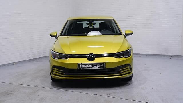 Occasion VW Golf VIII Business 131 PK (96 kW) 2023 Geel Hatchback