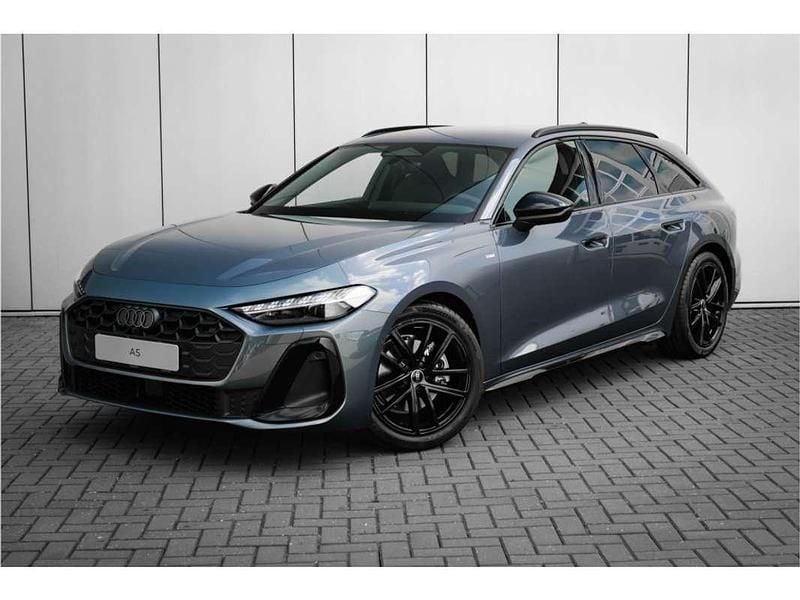 Blauw, metallic lak Nieuw 2025 Audi A5 Ambiente Coupé | € 74.547 - Afbeelding 1/4