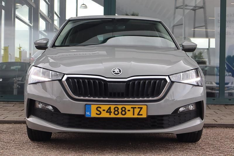 Occasion Skoda Scala Ambition 110 PK (80 kW) 2023 Grijs Hatchback