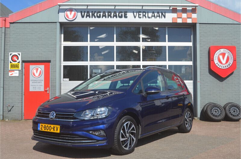 Blauw Gebruikt 2018 VW Golf Sportsvan Highline MPV | € 20.500 (Eerlijke prijs) - Afbeelding 1/4