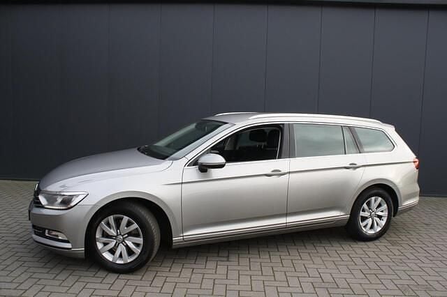 Grijs Occasion 2015 VW Passat Edition Stationwagen | € 9.188 (Goede deal) - Afbeelding 1/4
