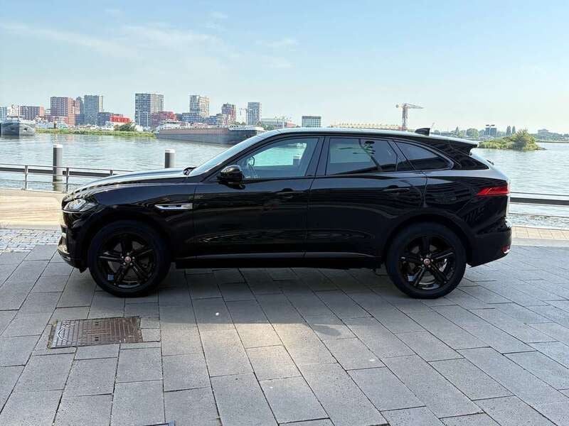 Zwart Gebruikt 2019 Jaguar F-Pace R-Sport SUV | € 38.000 - Afbeelding 1/4