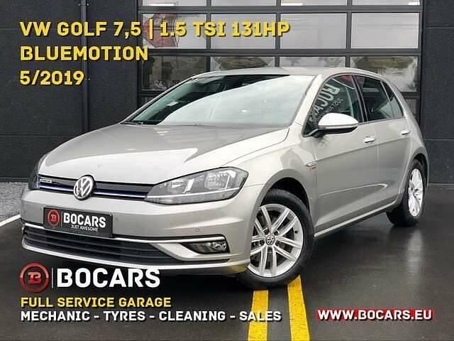 Grijs Occasion 2019 VW Golf Comfortline Sedan | € 18.990 (Iets duurder) - Afbeelding 1/4