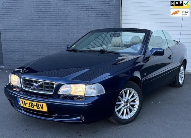 Blauw, metallic lak Gebruikt 2002 Volvo C70 Cabriolet | € 3.295 (Eerlijke prijs) - Afbeelding 1/4
