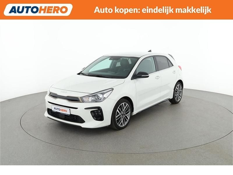 Wit (metallic) Occasion 2022 Kia Rio GT-Line Hatchback | € 18.049 (Eerlijke prijs) - Afbeelding 1/4