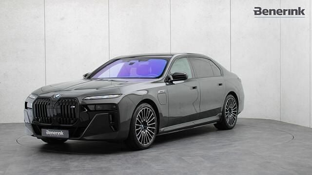 Grijs Occasion 2025 BMW M760e Exclusive Sedan | € 149.950 (Super prijs) - Afbeelding 1/4