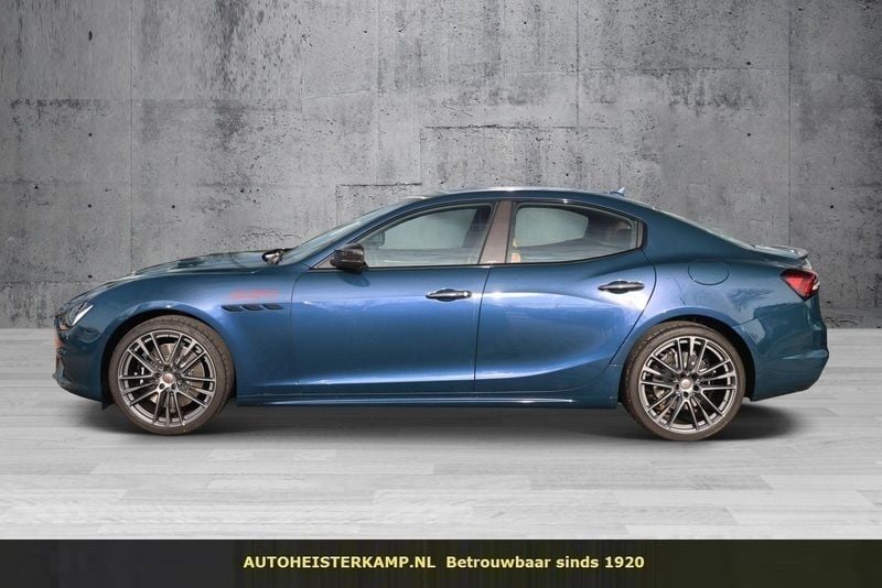 Blauw Gebruikt 2024 Maserati Ghibli Coupé | € 245.000 - Afbeelding 1/4