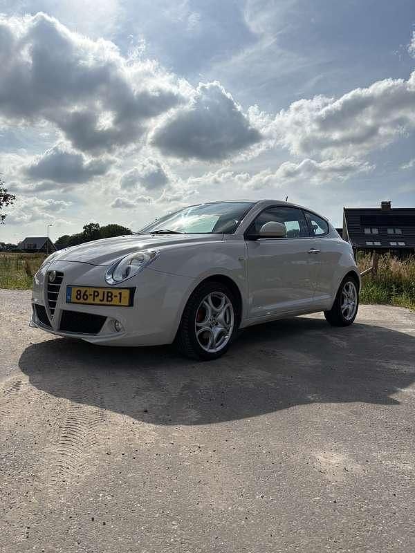 Wit Gebruikt 2011 Alfa Romeo MiTo Hatchback | € 2.500 (Super prijs) - Afbeelding 1/4