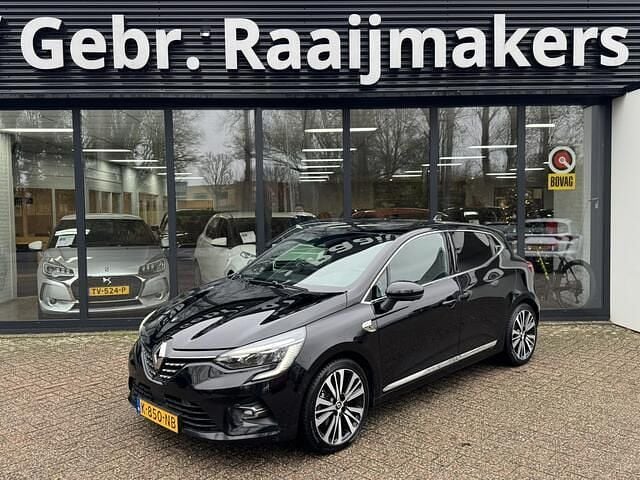 Zwart Occasion 2021 Renault Clio V Initiale Paris Hatchback | € 15.900 (Eerlijke prijs) - Afbeelding 1/4