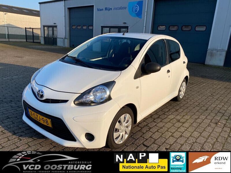Hatchback Gebruikt 2014 Toyota Aygo Hatchback | € 5.950 (Eerlijke prijs) - Afbeelding 1/4