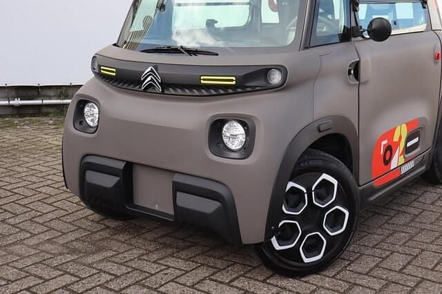 Nieuw Citroën AMI 2025 Bruin Hatchback