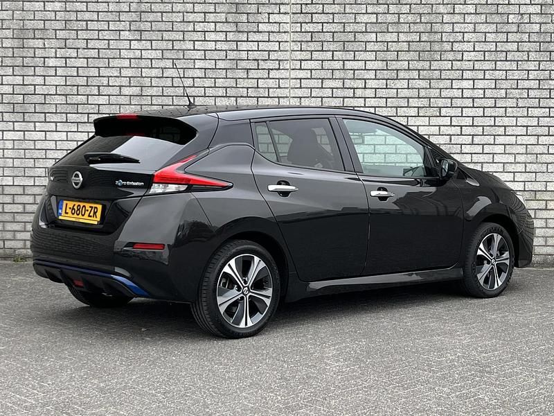 Occasion Nissan Leaf N-Connecta 100 kW (136 PK) 2021 Zwart Hatchback
