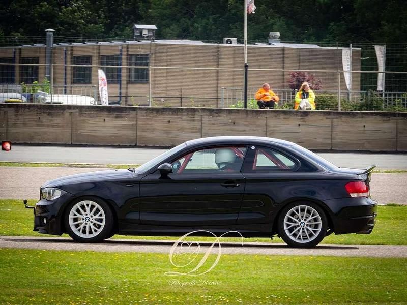 Zwart Gebruikt 2008 BMW 120 Coupé Coupé | € 19.500 - Afbeelding 1/4