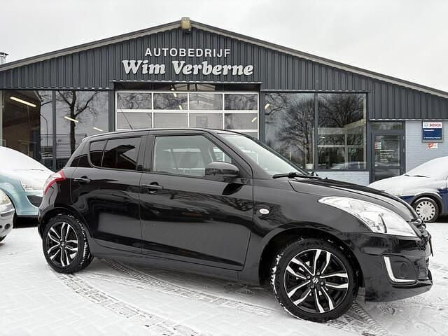 Zwart Gebruikt 2016 Suzuki Swift Hatchback | € 9.950 (Eerlijke prijs) - Afbeelding 1/4