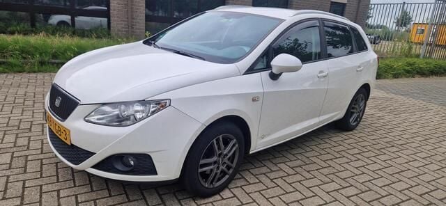 Wit Gebruikt 2012 Seat Ibiza ST Copa Stationwagen | € 2.450 (Eerlijke prijs) - Afbeelding 1/4