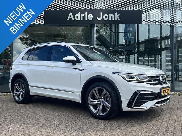 Wit Gebruikt 2023 VW Tiguan Business+ SUV | € 39.839 (Eerlijke prijs) - Afbeelding 1/4