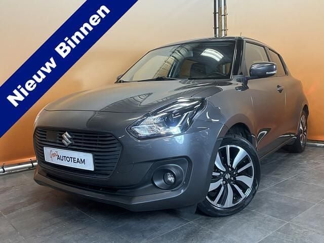 Grijs (metallic) Occasion 2018 Suzuki Swift Hatchback | € 13.900 (Eerlijke prijs) - Afbeelding 1/4