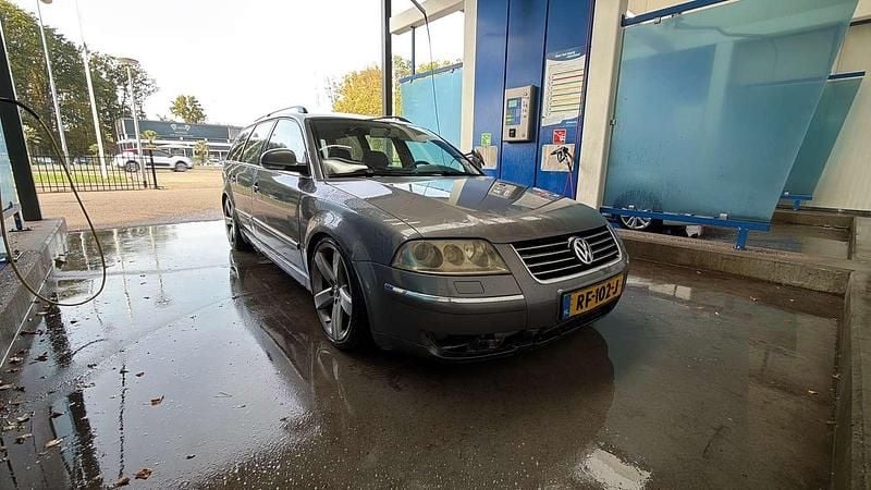 Grijs Gebruikt 2005 VW Passat Comfortline Stationwagen | € 3.000 (Duur) - Afbeelding 1/4