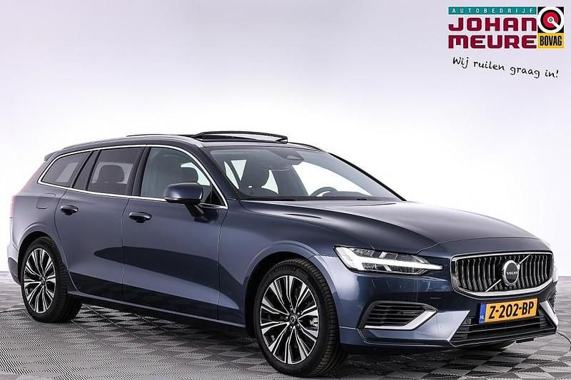 Blauw Occasion 2024 Volvo V60 Plus Stationwagen | € 41.990 (Super prijs) - Afbeelding 1/4