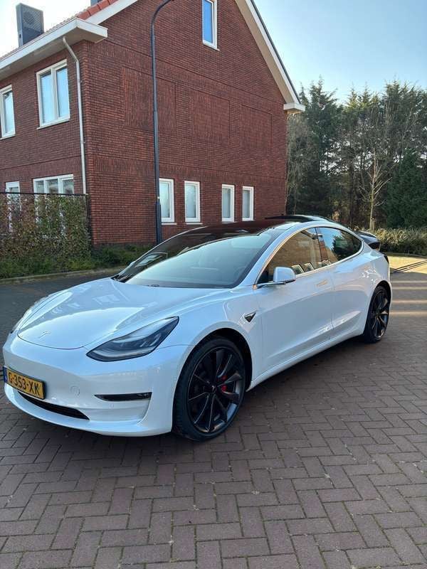 Gebruikt 2019 Tesla Model 3 Performance Sedan | € 22.000 (Eerlijke prijs) - Afbeelding 1/4