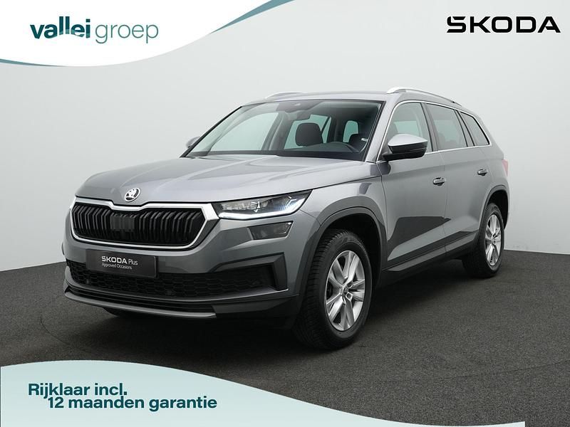 Grijs Gebruikt 2023 Skoda Kodiaq Ambition SUV | € 37.900 (Eerlijke prijs) - Afbeelding 1/4