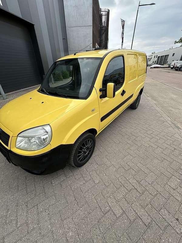 Gebruikt 2009 Fiat Doblò MPV | € 4.200 (Duur) - Afbeelding 1/4