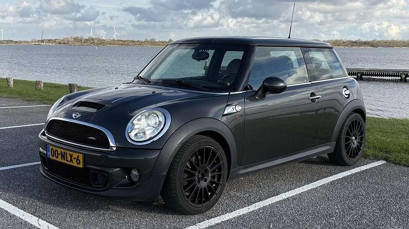 Grijs Gebruikt 2010 Mini Cooper S Chili Hatchback | € 6.250 (Eerlijke prijs) - Afbeelding 1/4