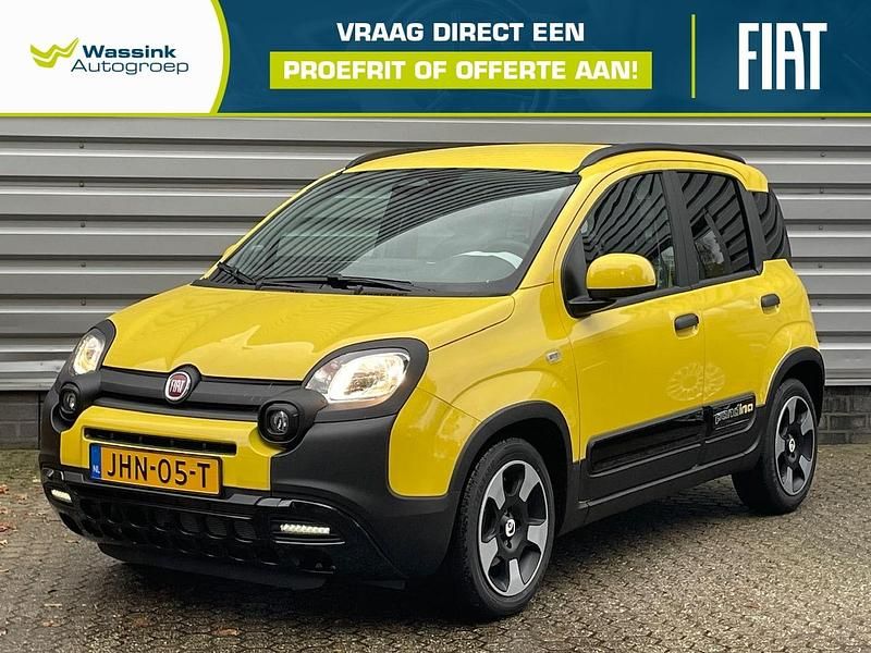 Geel Nieuw 2025 Fiat Panda Hatchback | € 23.975 - Afbeelding 1/4